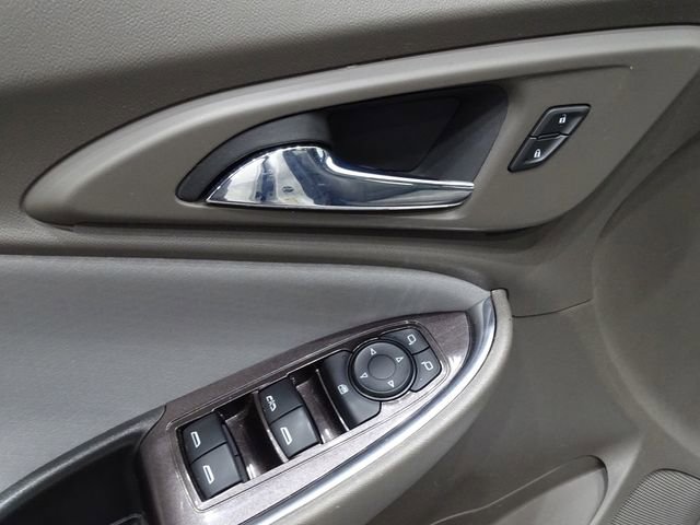Used 2022 Chevrolet Malibu LT image 18