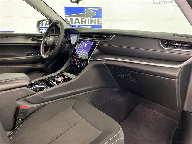 Used 2023 Jeep Grand Cherokee Laredo w/ Luxury Tech Group I image 33