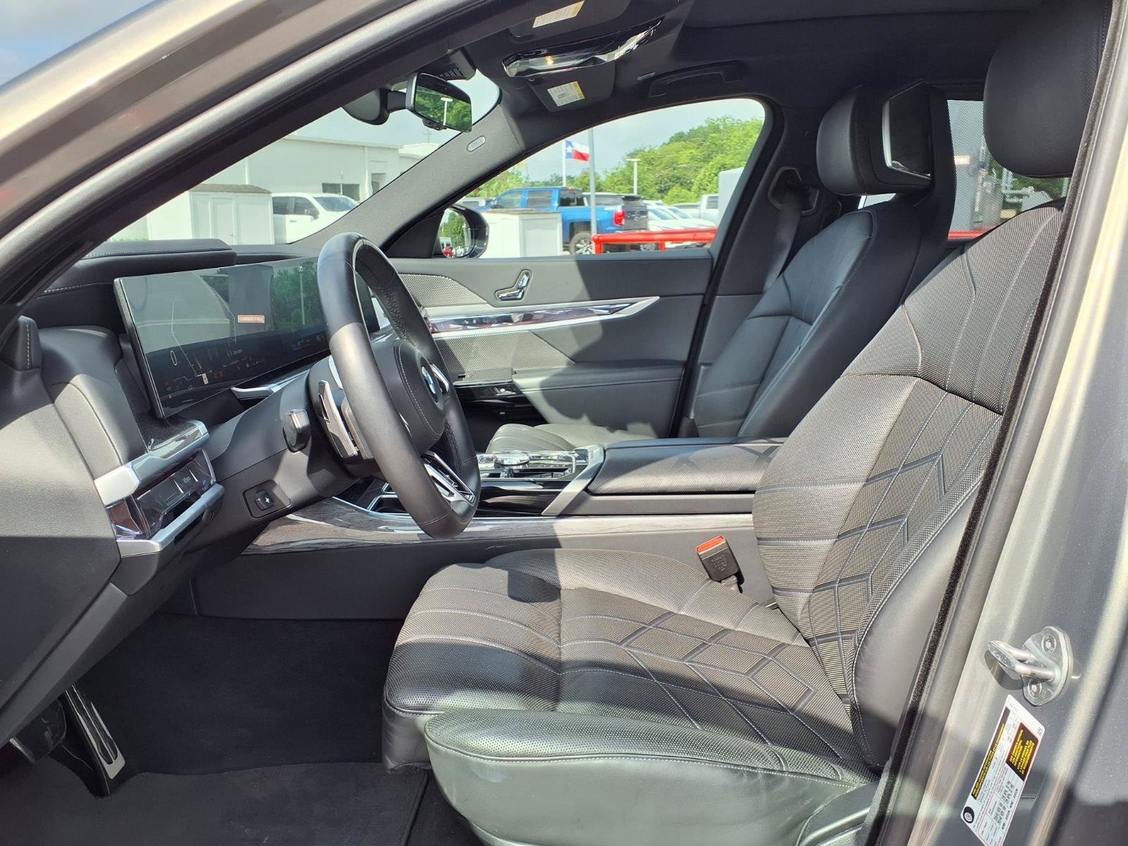 Used 2025 BMW 740i RWD image 17