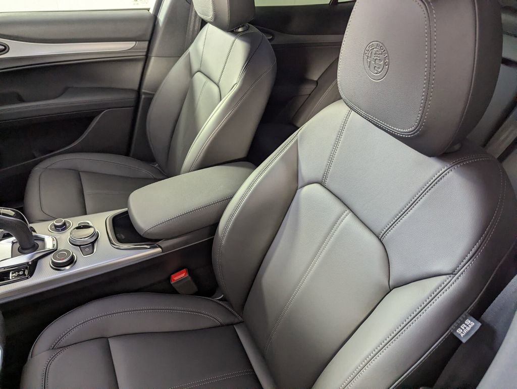 New 2025 Alfa Romeo Stelvio Sprint w/ Convenience Package image 12