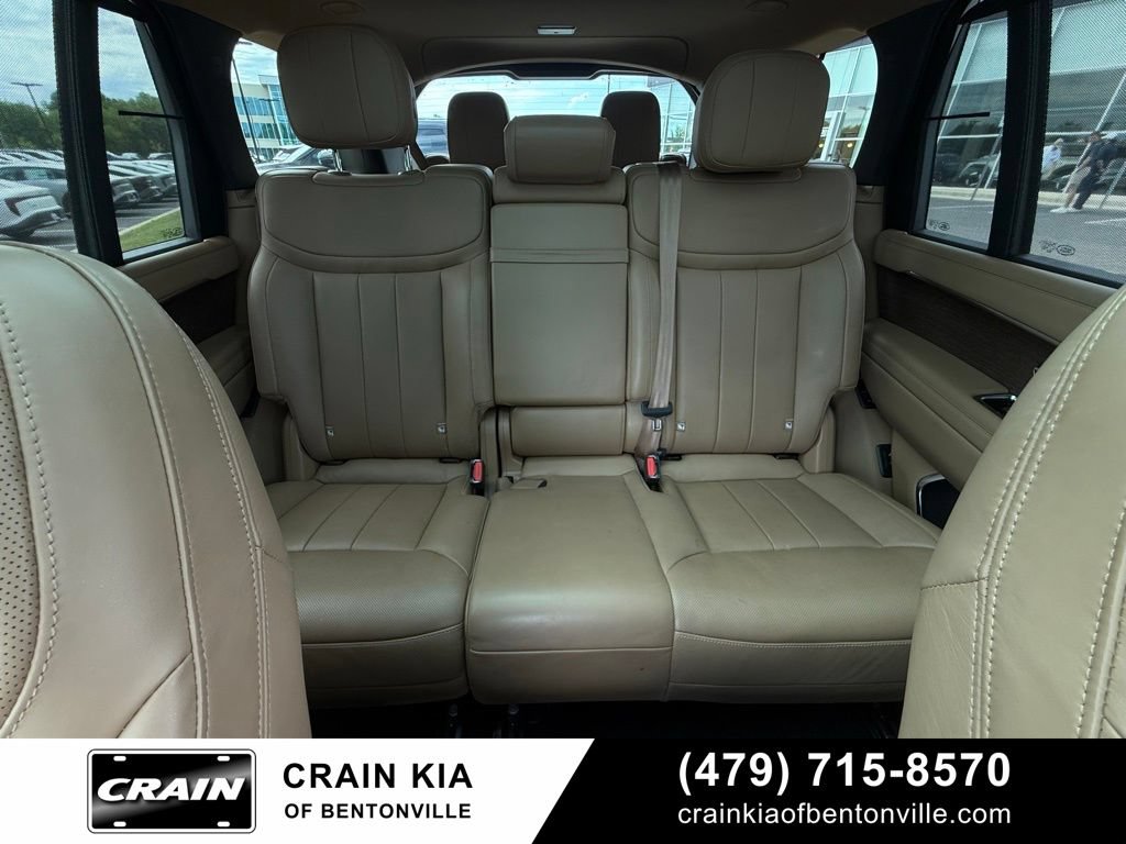 Used 2025 Land Rover Range Rover Long Wheelbase SE AWD/4WD image 30