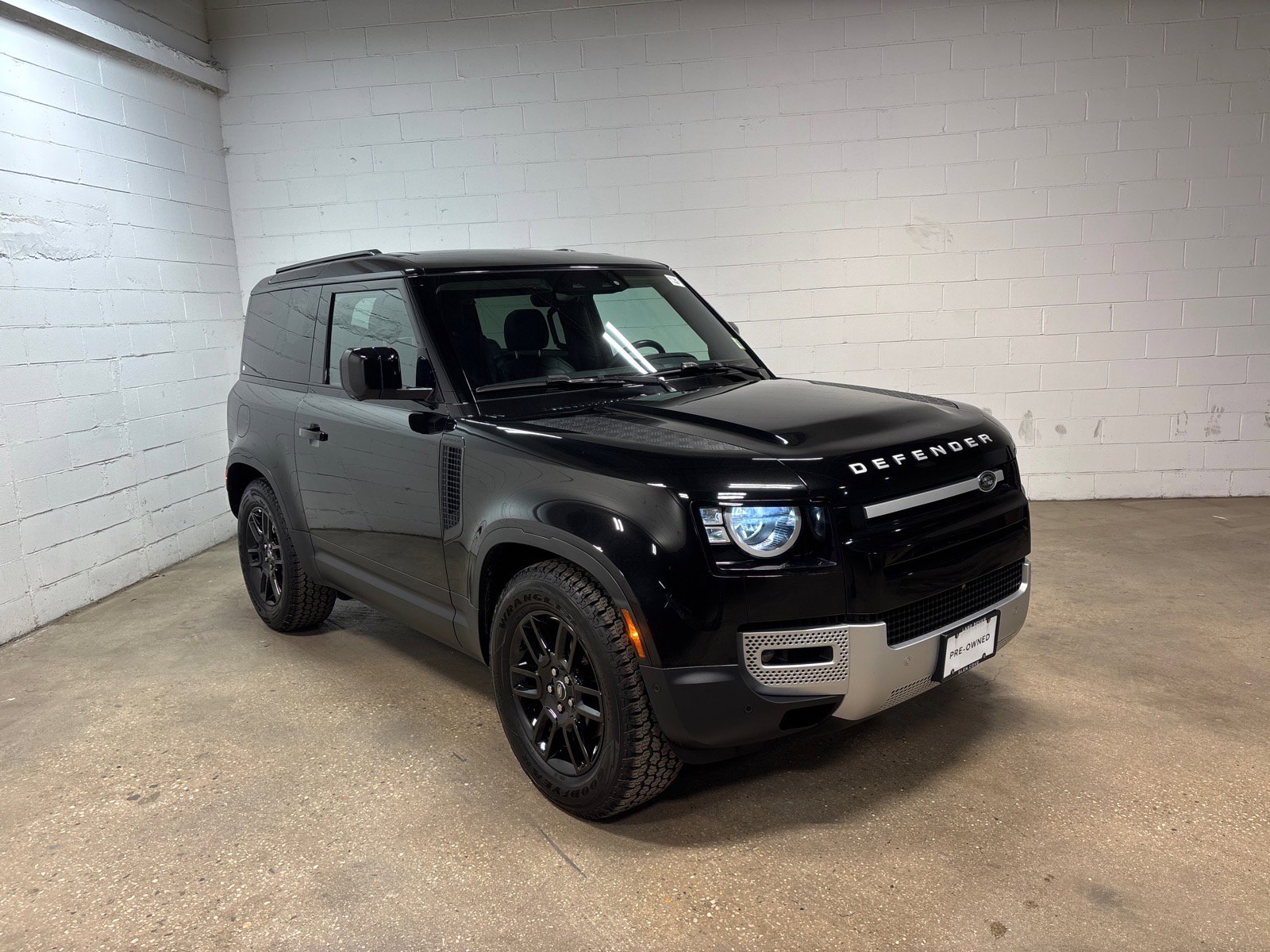 Used 2023 Land Rover Defender 90 S AWD/4WD image 4