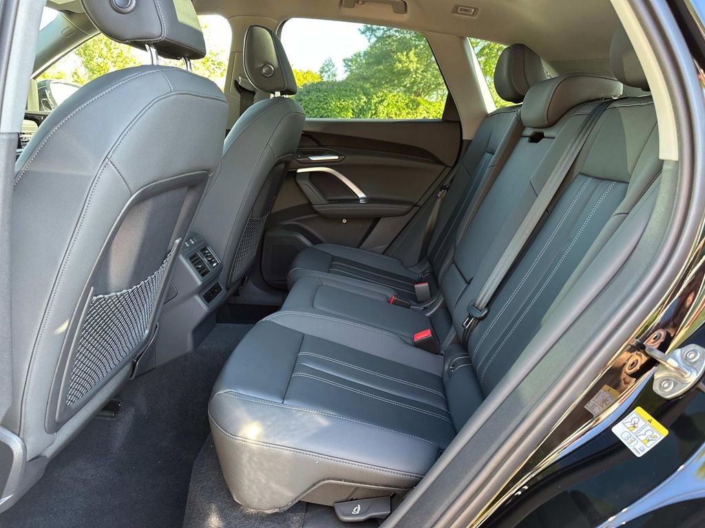 New 2025 Audi Q5 Premium image 26