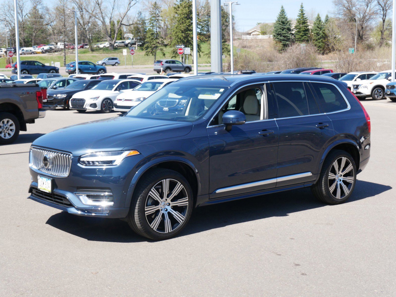 Certified 2023 Volvo XC90 B6 Ultimate AWD/4WD image 3