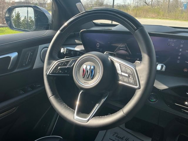 Used 2025 Buick Enclave Avenir w/ Super Cruise Package image 21