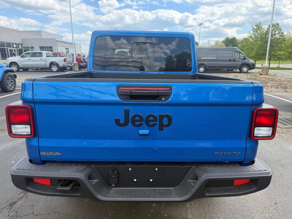 New 2026 Jeep Gladiator Sport AWD/4WD image 4