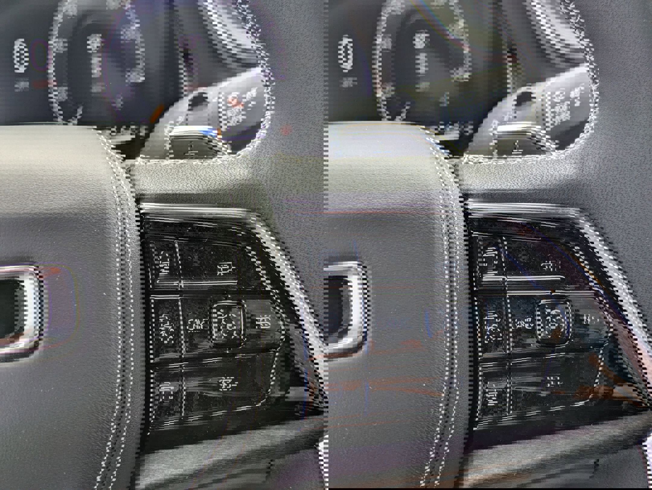 Certified 2025 Jeep Grand Cherokee Overland w/ Luxury Tech Group IV image 18