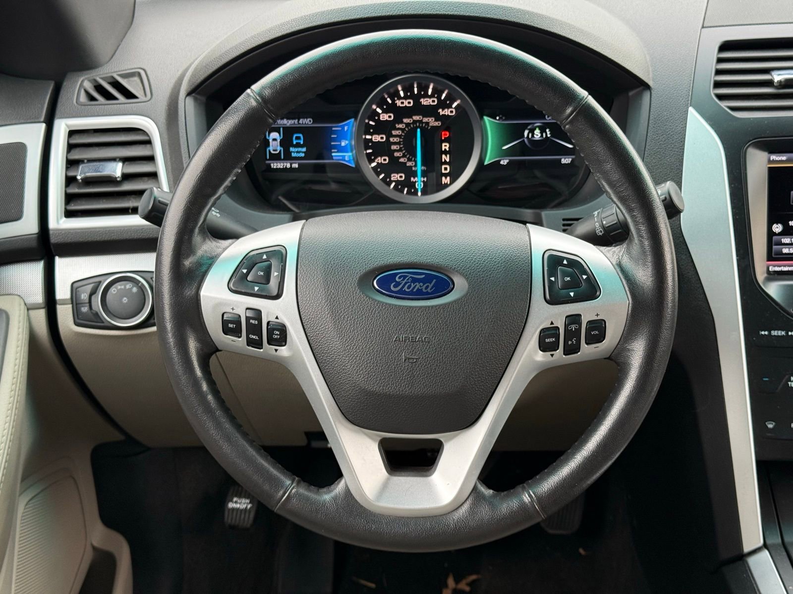 Used 2015 Ford Explorer XLT w/ Equipment Group 201B image 26