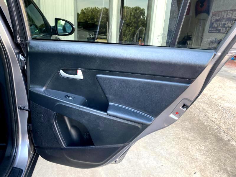 Used 2015 Kia Sportage EX image 17