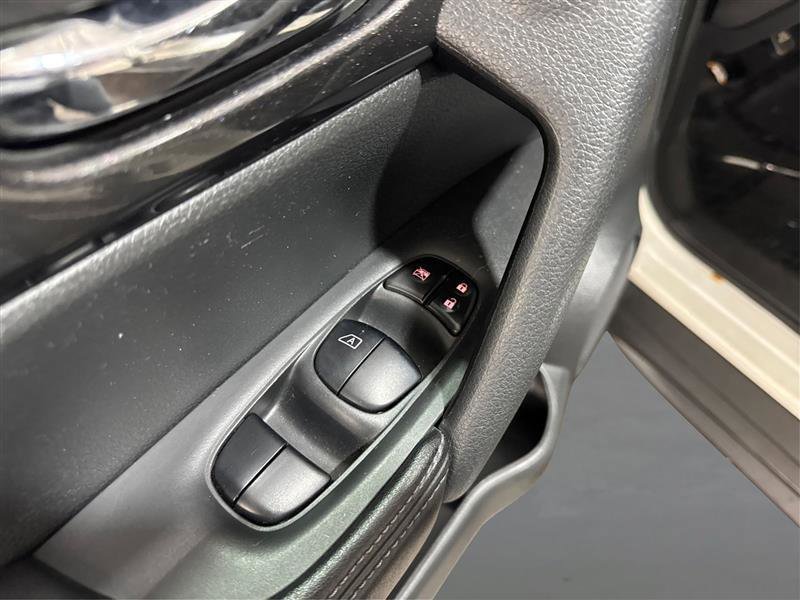 Used 2017 Nissan Rogue S AWD/4WD image 27