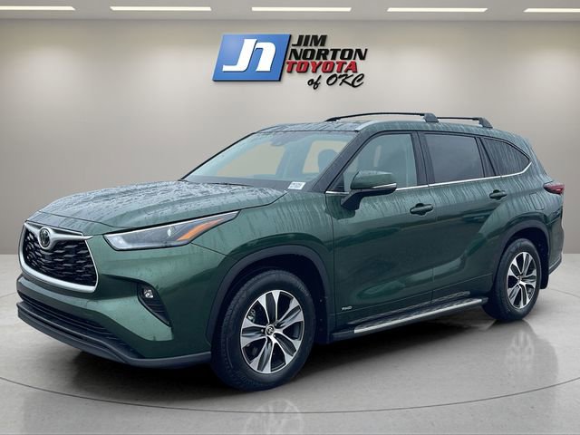 Used 2025 Toyota Highlander XLE