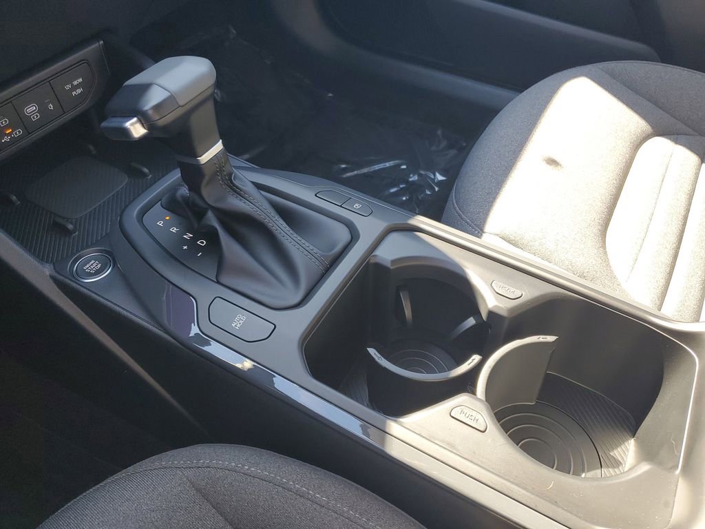 Used 2025 Kia K4 EX image 19