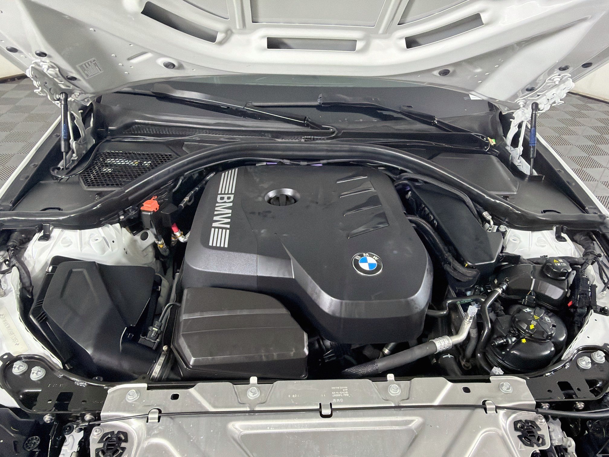 Used 2025 BMW 330i Sedan w/ Convenience Package RWD image 33