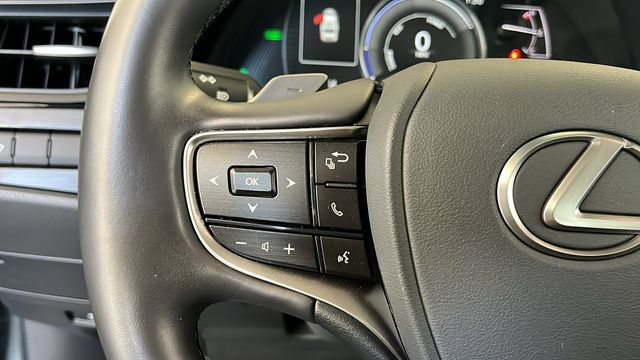 Used 2025 Lexus ES 300h w/ Premium Package FWD image 47