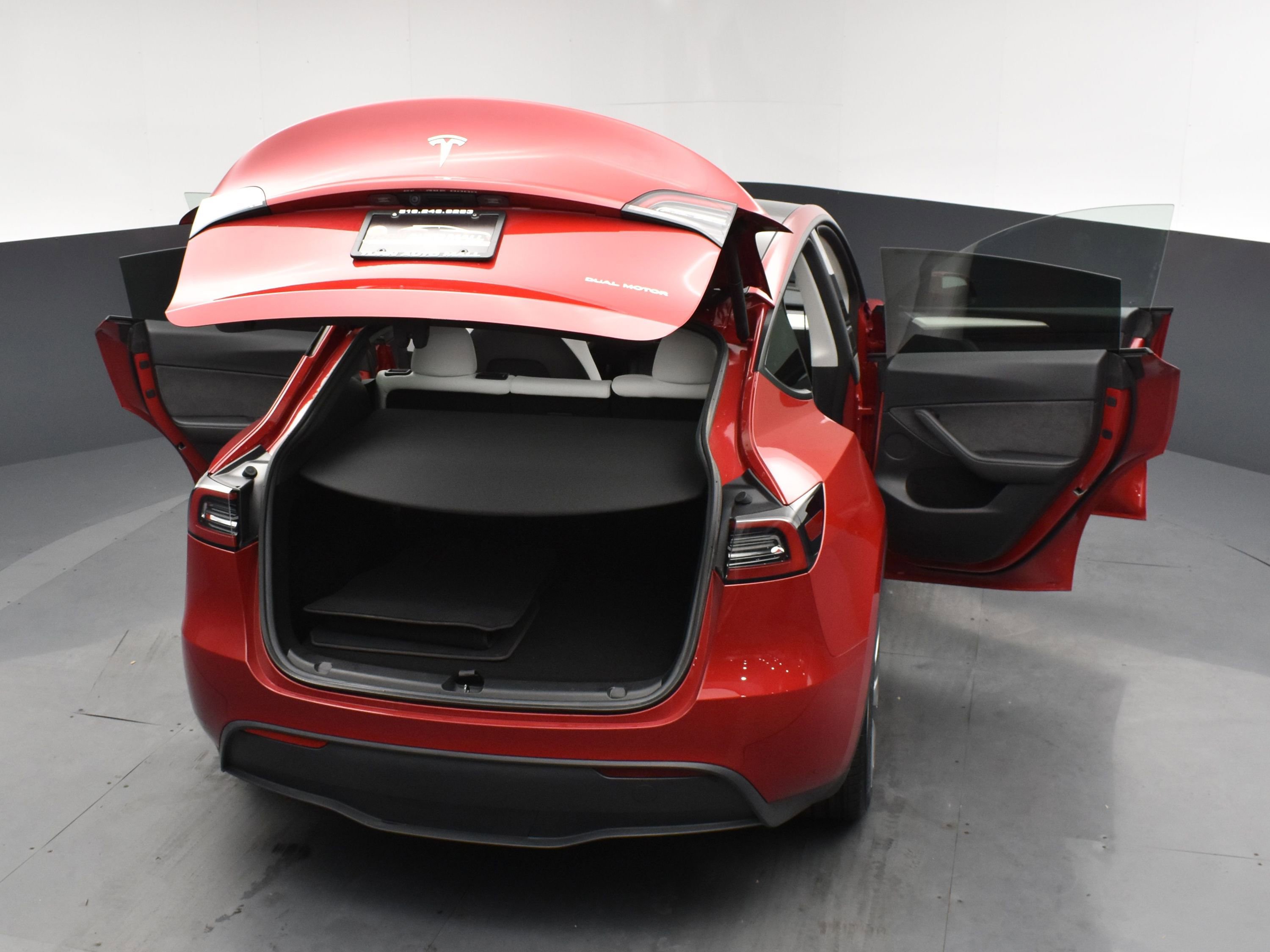 Used 2023 Tesla Model Y Long Range image 28