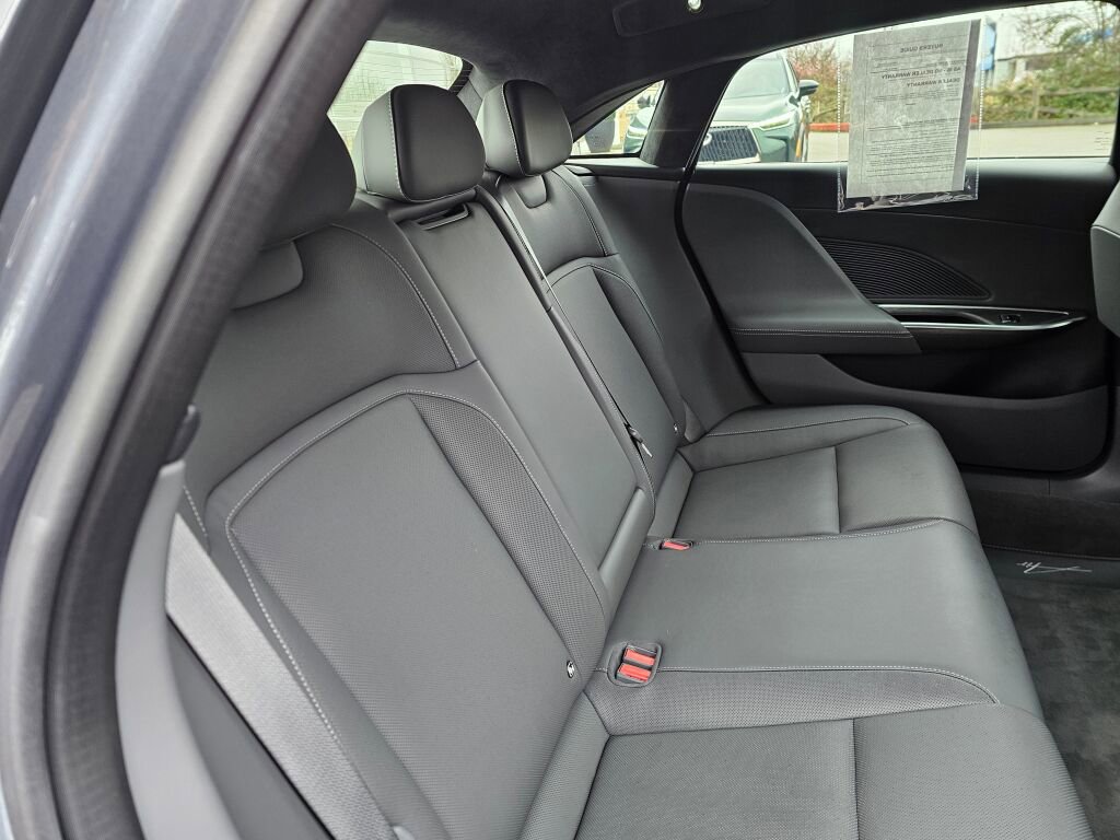 Used 2024 Lucid Air Touring image 16