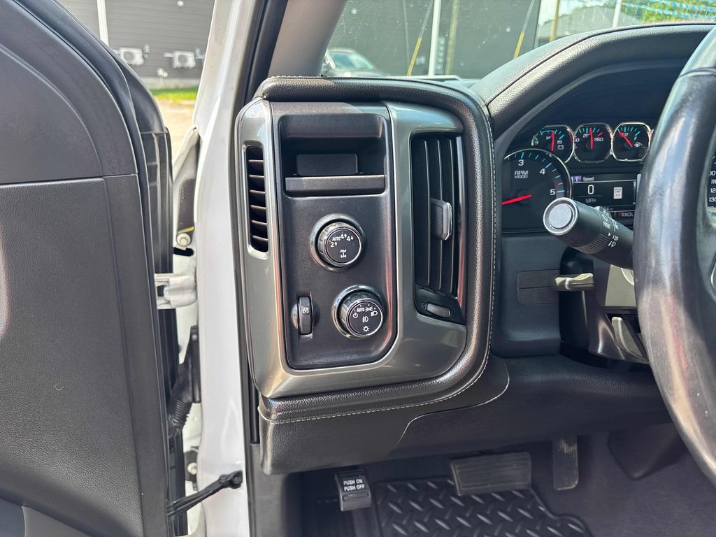 Used 2018 Chevrolet Silverado 1500 LTZ w/ Sport Package AWD/4WD image 12