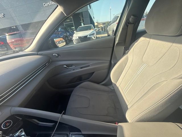 Used 2023 Hyundai Elantra SEL w/ Convenience Package FWD image 12