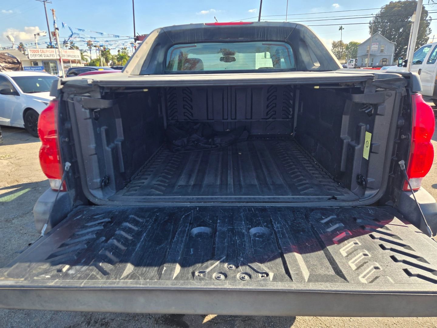 Used 2005 Chevrolet Avalanche LT w/ Preferred Equipment Group RWD image 14