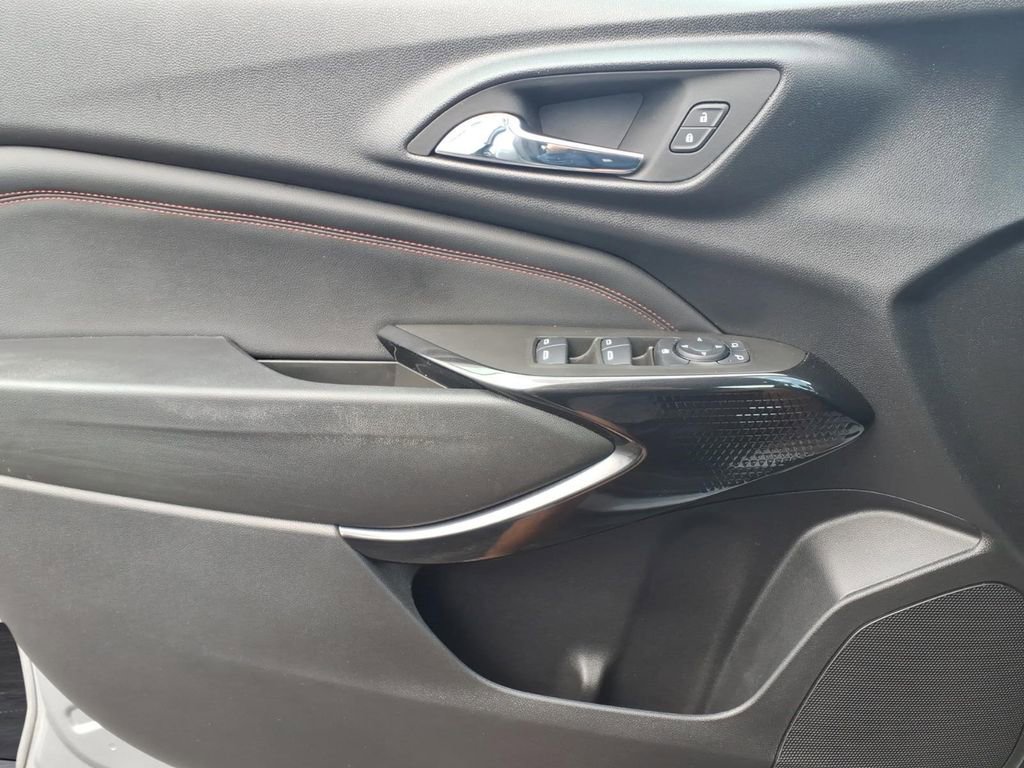 Used 2024 Chevrolet Trax RS w/ Driver Confidence Package FWD image 13