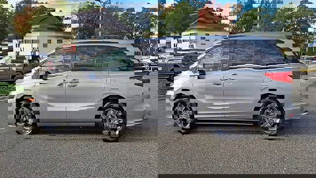 Used 2024 Honda Odyssey EX image 3
