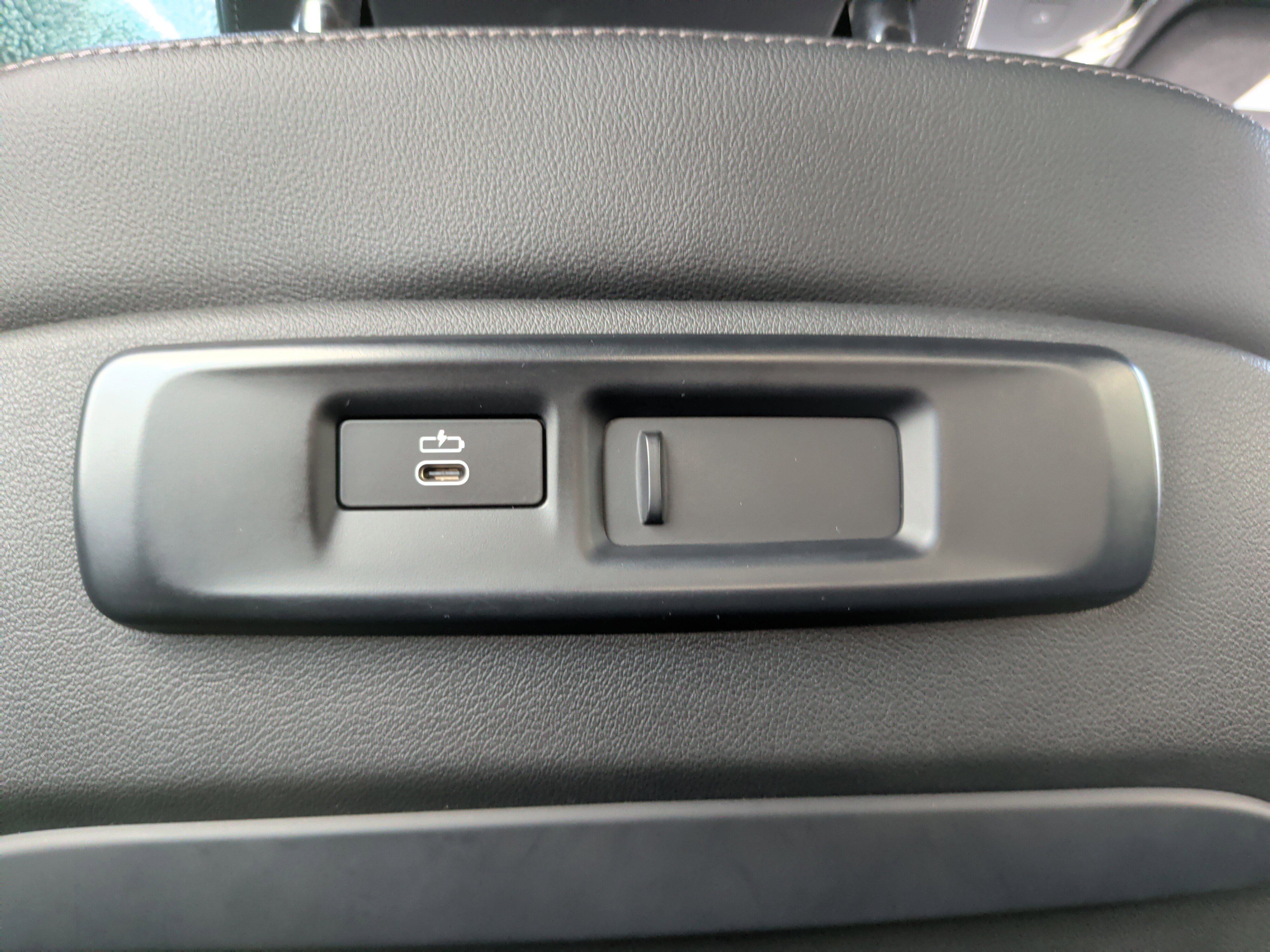 Used 2021 BMW X7 M50i w/ Dynamic Handling Package image 34