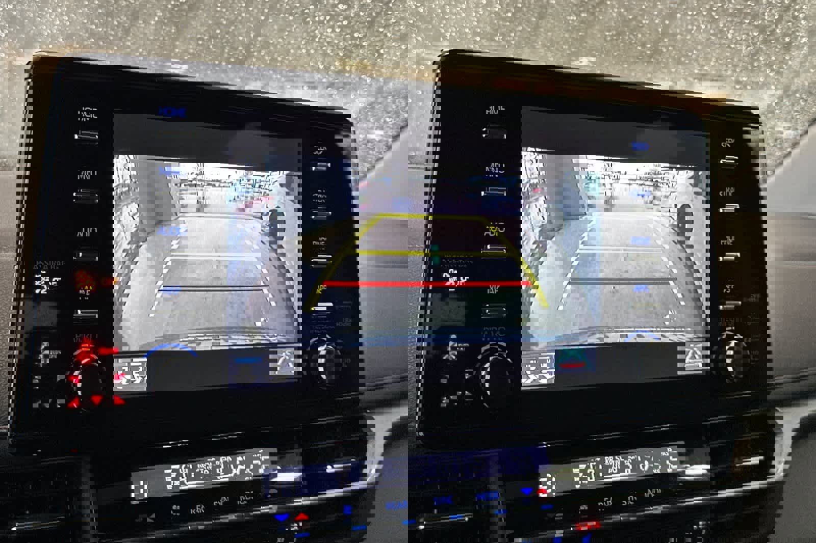 Used 2022 Toyota Sienna Limited image 22