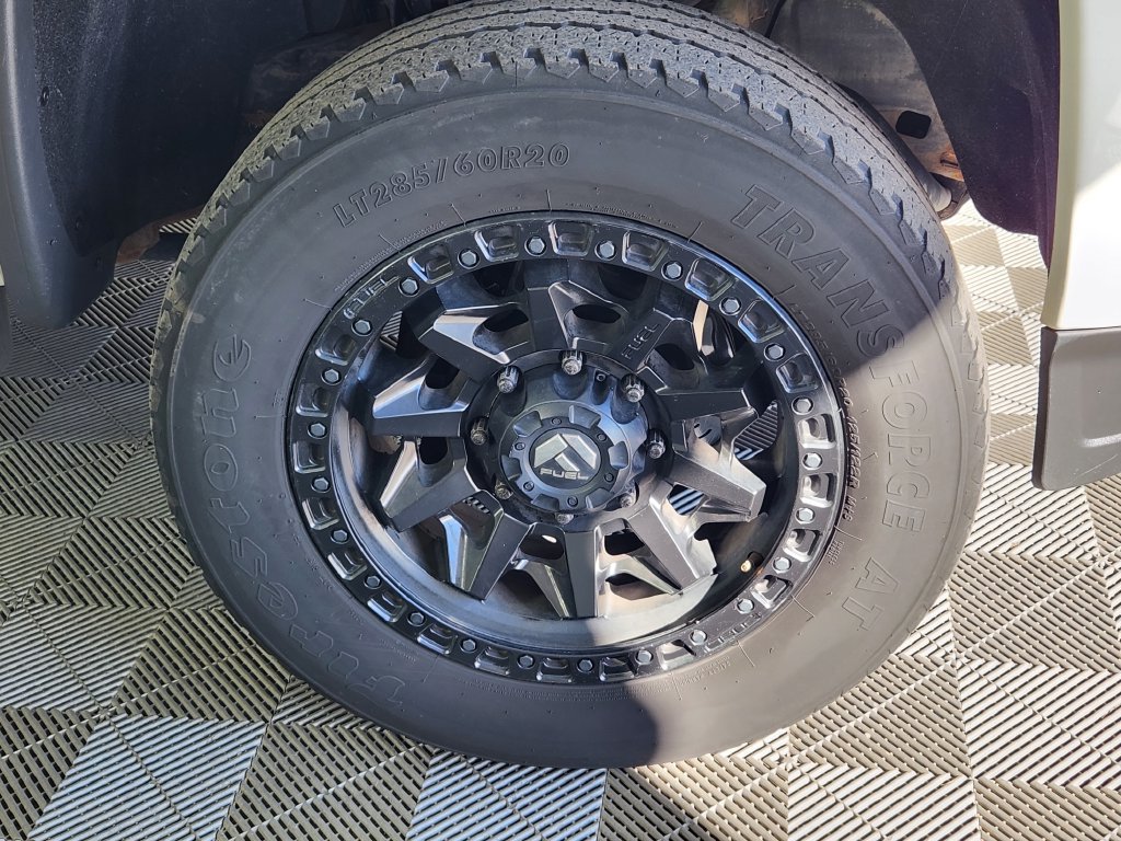 Used 2016 GMC Sierra 2500 SLT w/ Duramax Plus Package AWD/4WD image 9