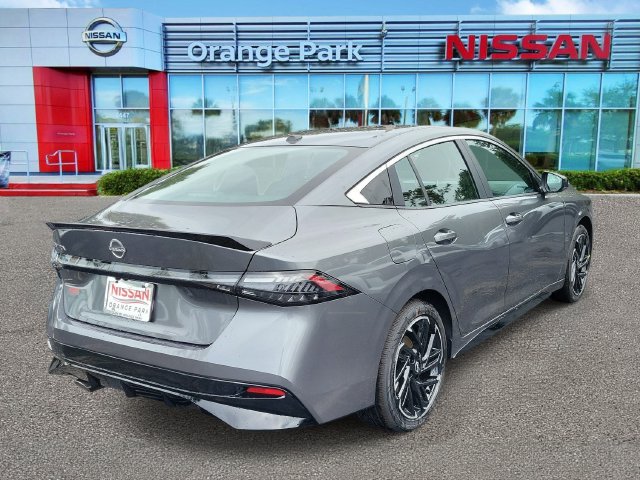 New 2027 Nissan Sentra SR w/ Floor Mat Package FWD image 2
