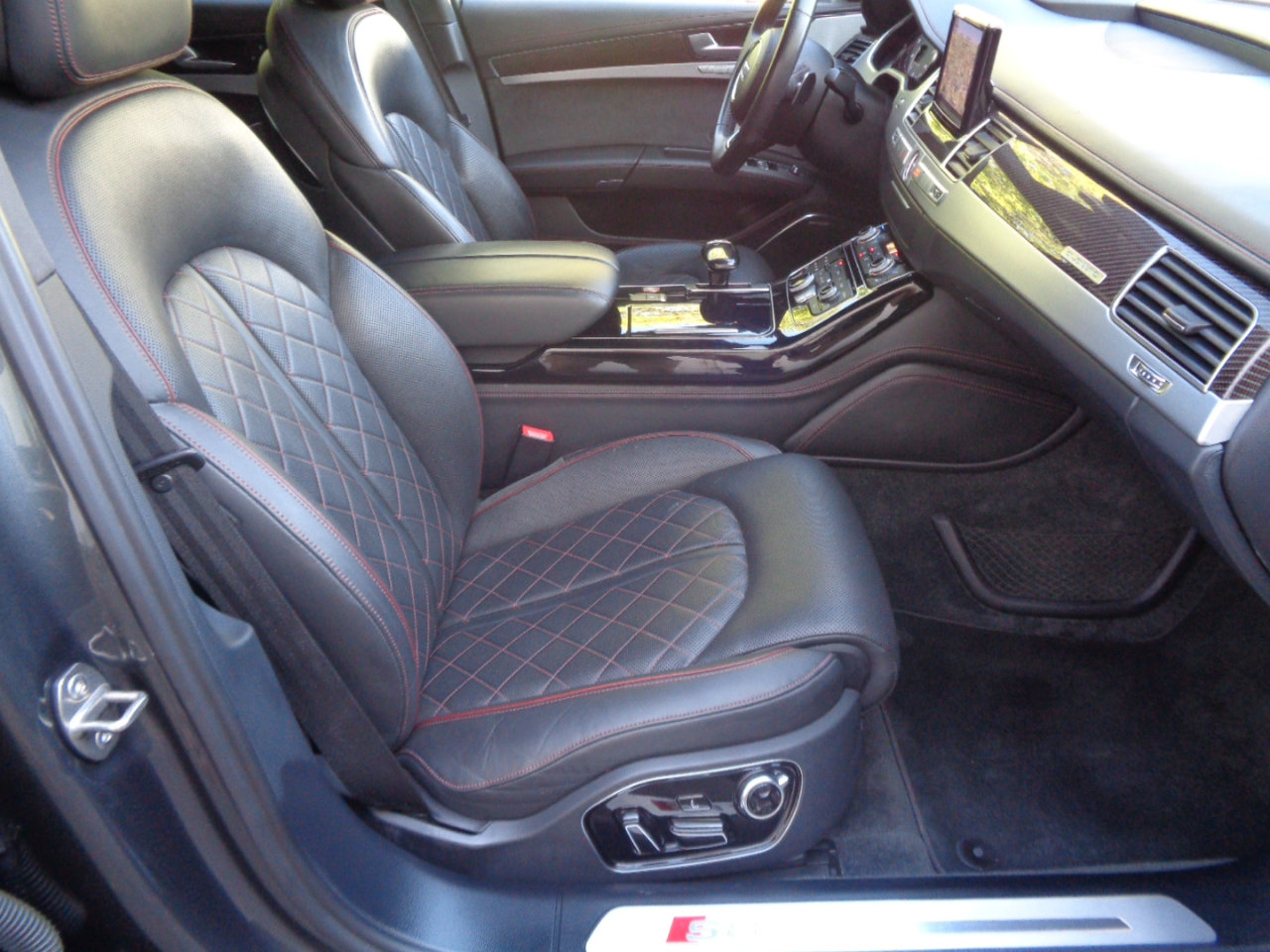 Used 2017 Audi S8 Plus w/ Dynamic Package image 26