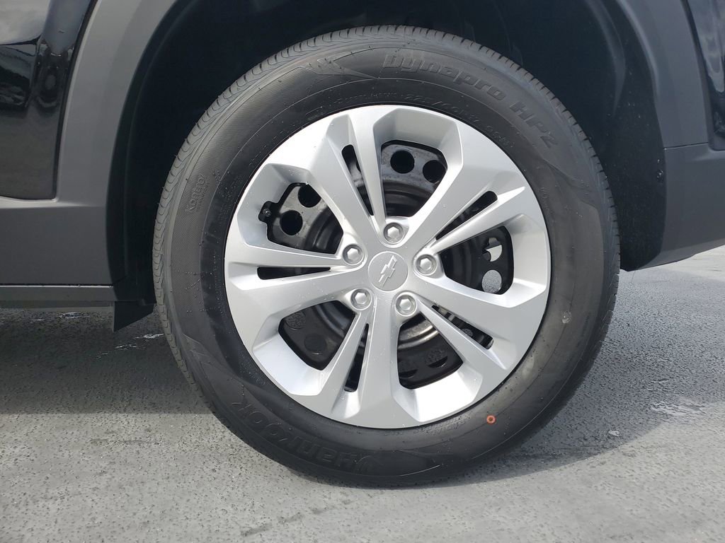 New 2026 Chevrolet Trax LS image 5