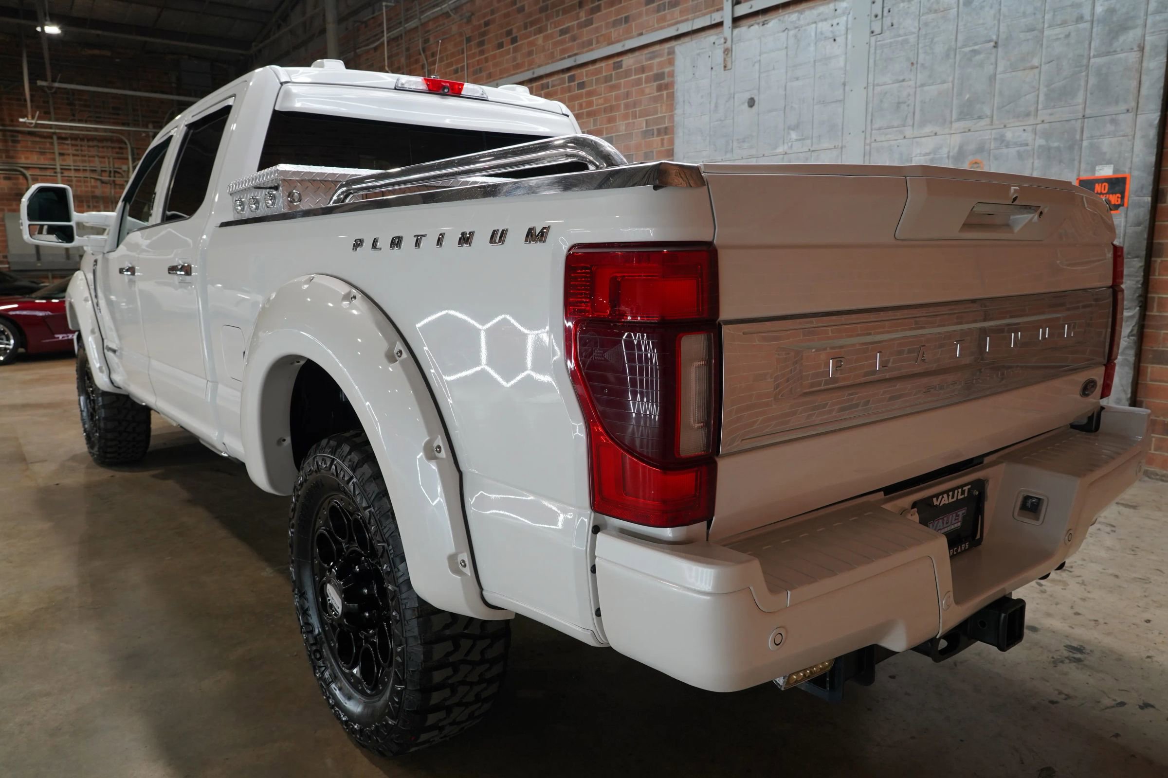 Used 2020 Ford F350 Platinum w/ FX4 Off-Road Package image 16