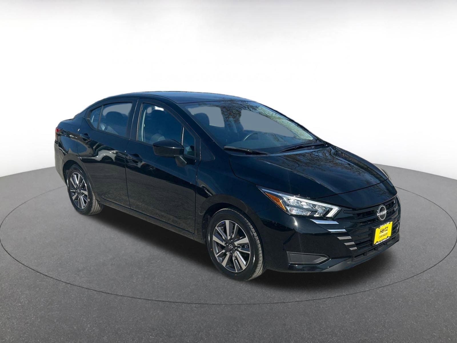 Used 2025 Nissan Versa SV FWD image 1