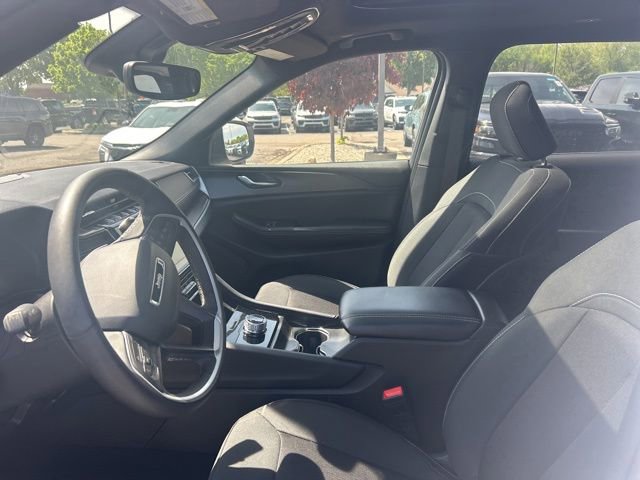 Used 2024 Jeep Grand Cherokee L Laredo w/ Luxury Tech Group I AWD/4WD image 11