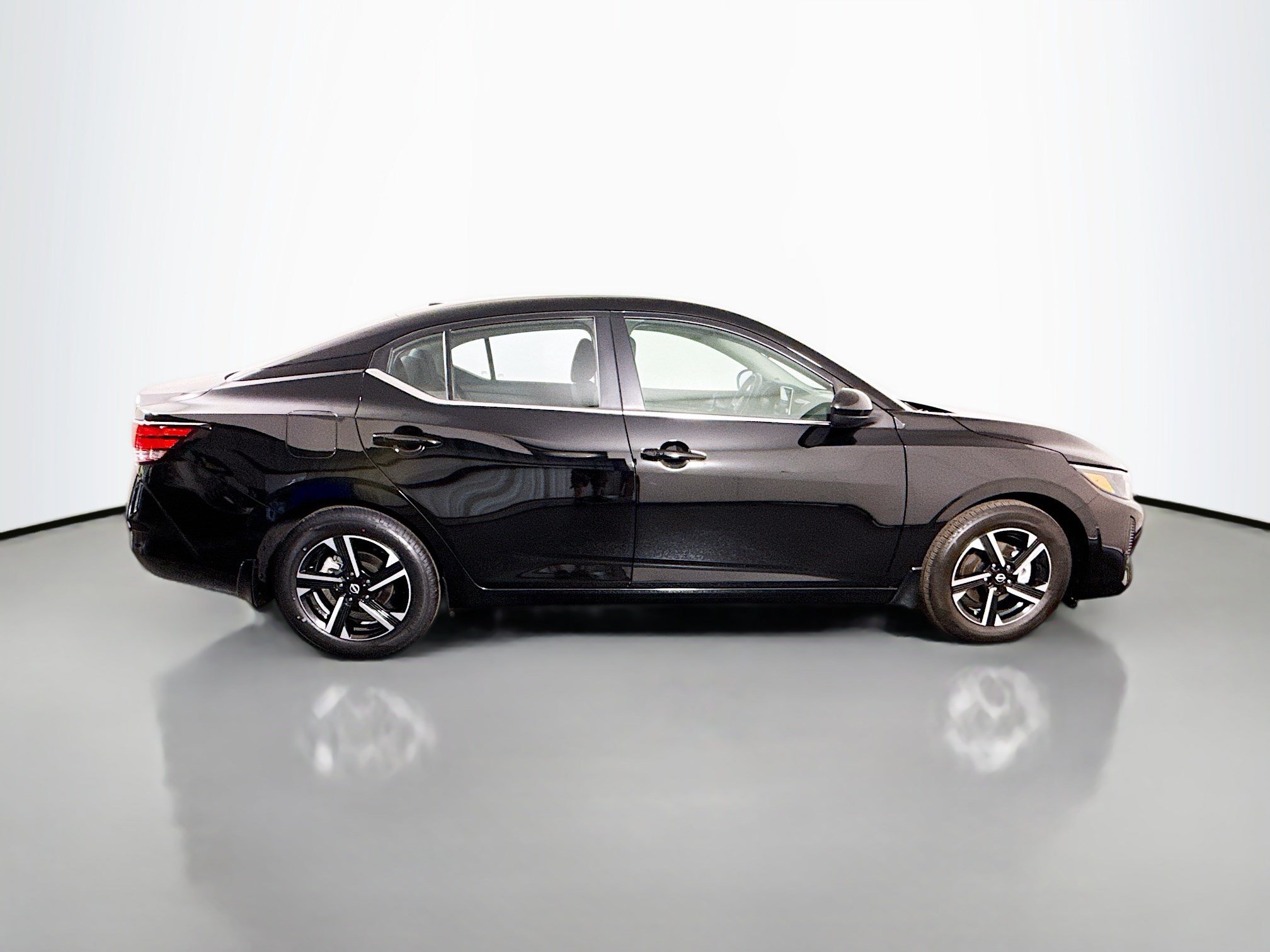 Used 2025 Nissan Sentra SV FWD image 11