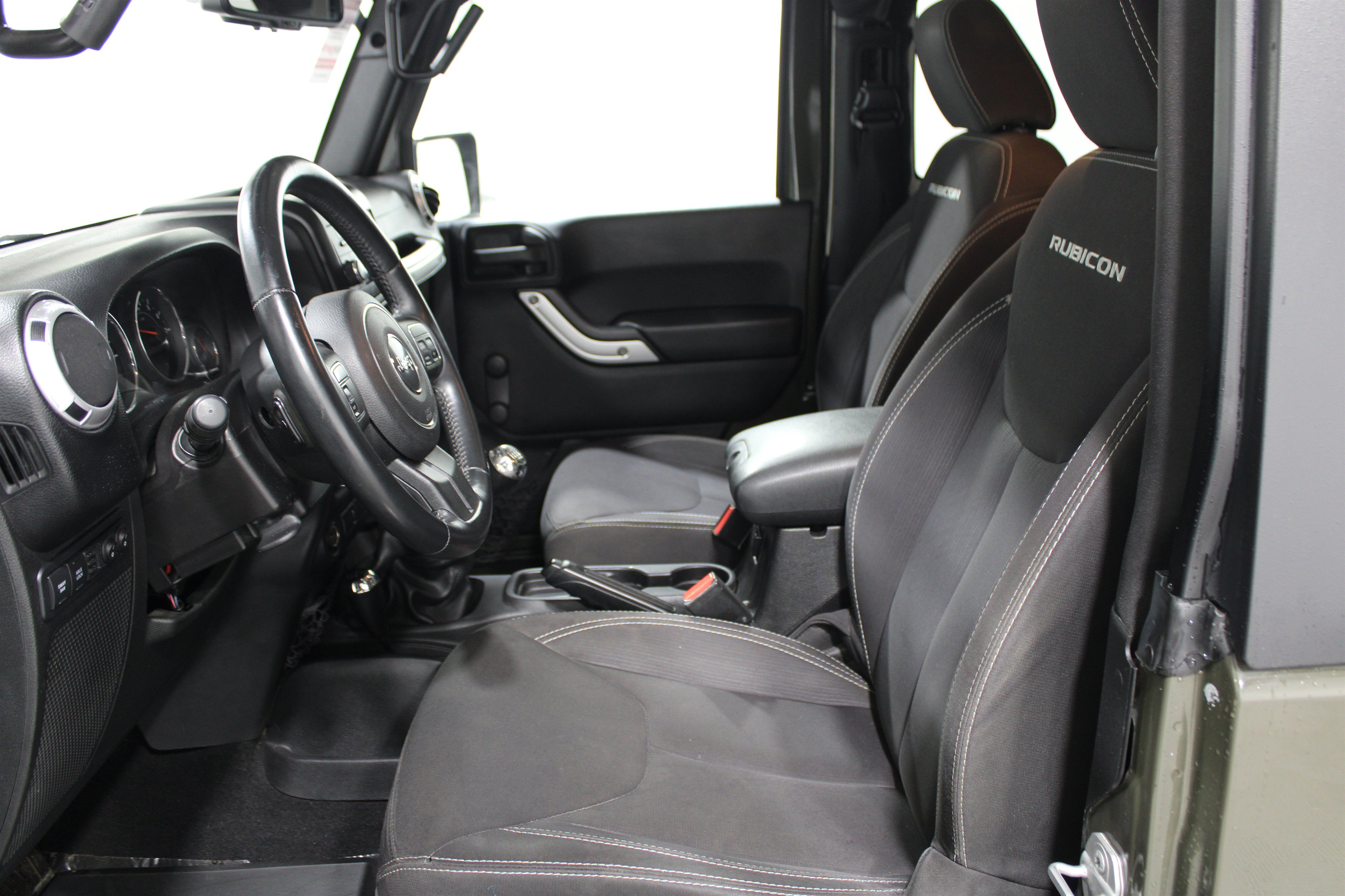 Used 2015 Jeep Wrangler Rubicon w/ Trailer Tow Group AWD/4WD image 3
