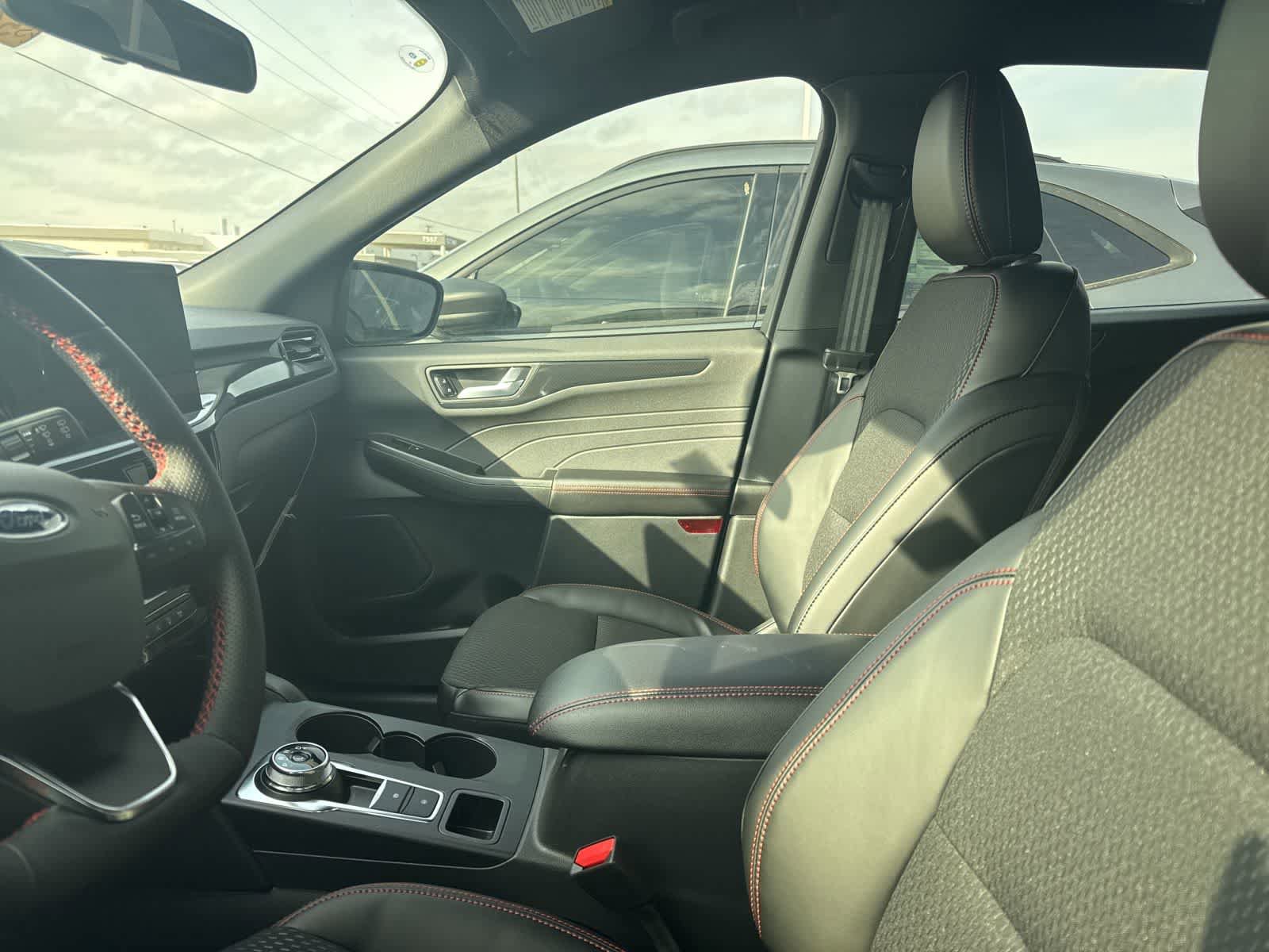 New 2026 Ford Escape ST-Line w/ Tech Pack #1 image 27
