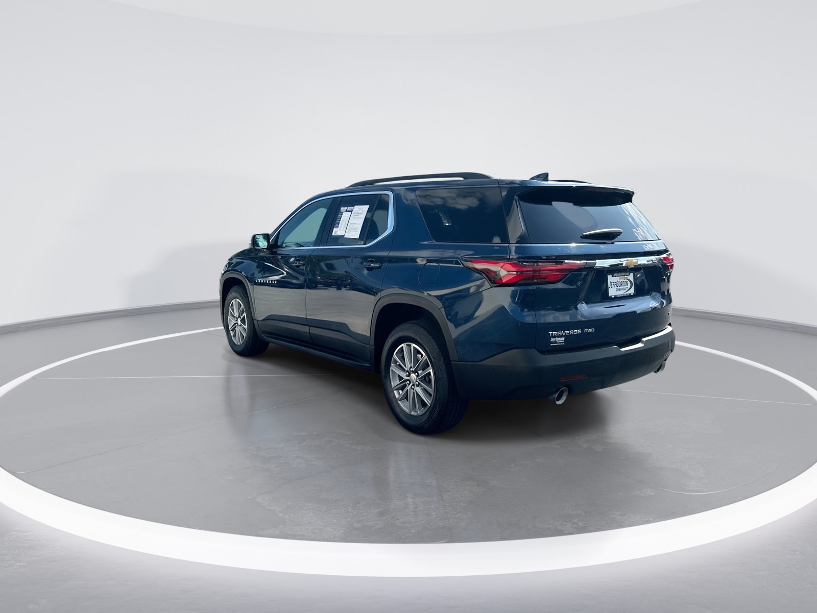 Used 2023 Chevrolet Traverse LT AWD/4WD image 7