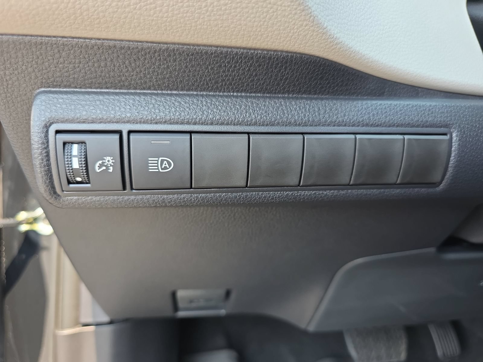 Used 2026 Toyota Corolla LE FWD image 25