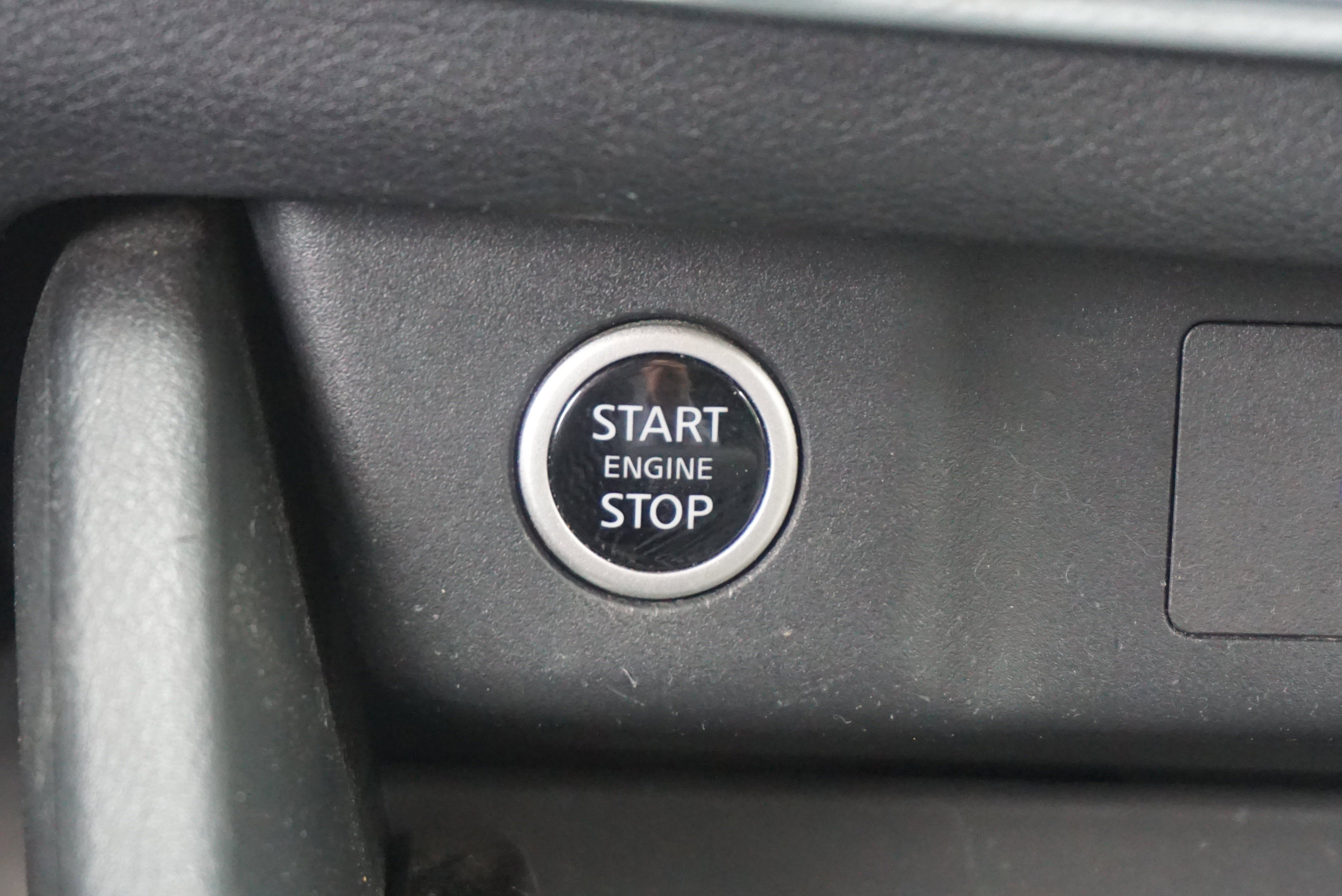 Used 2023 Nissan Rogue SV AWD/4WD image 12