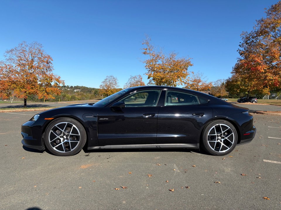 Certified 2025 Porsche Taycan image 2