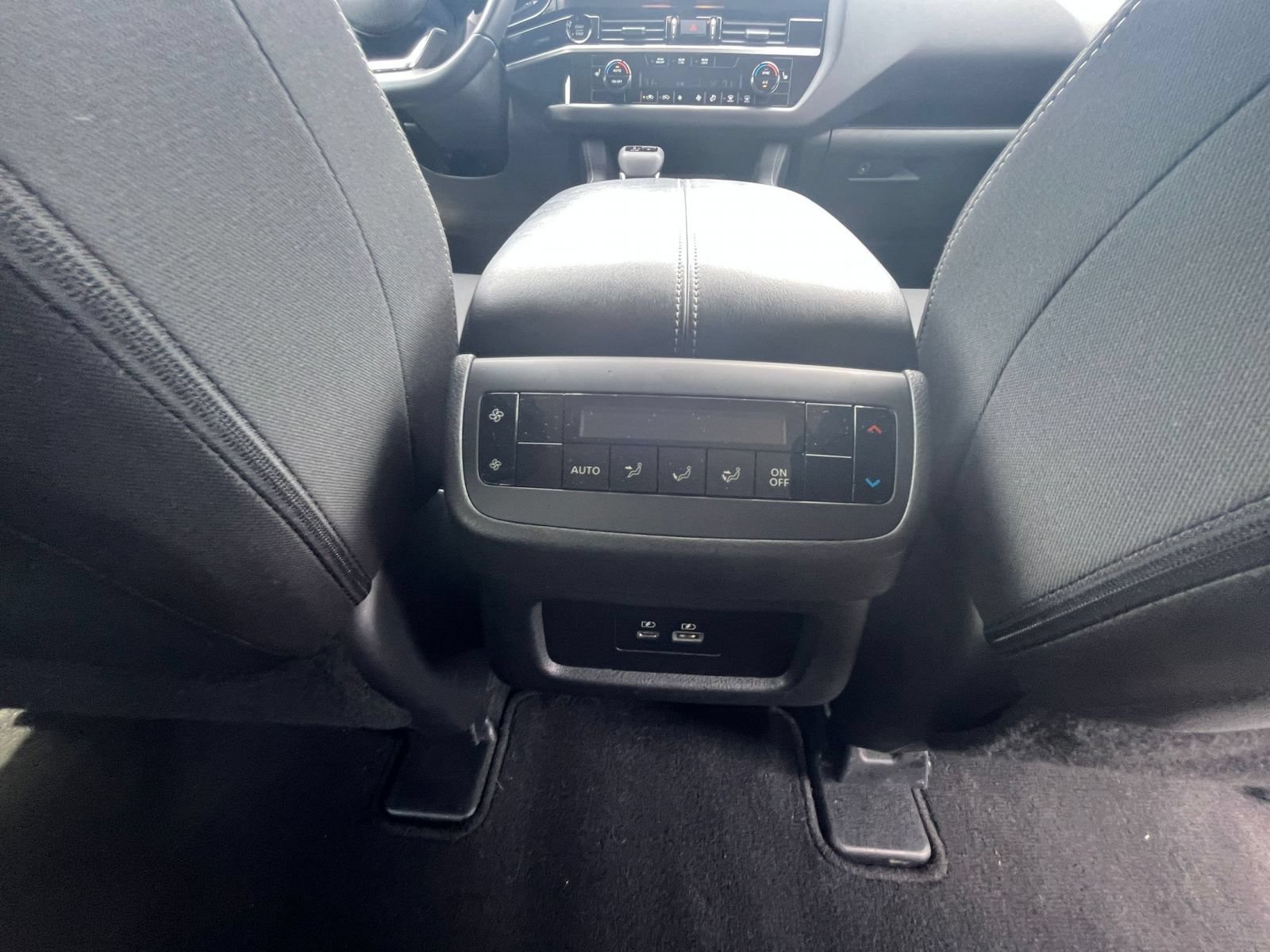 Used 2025 Nissan Pathfinder SV AWD/4WD image 24