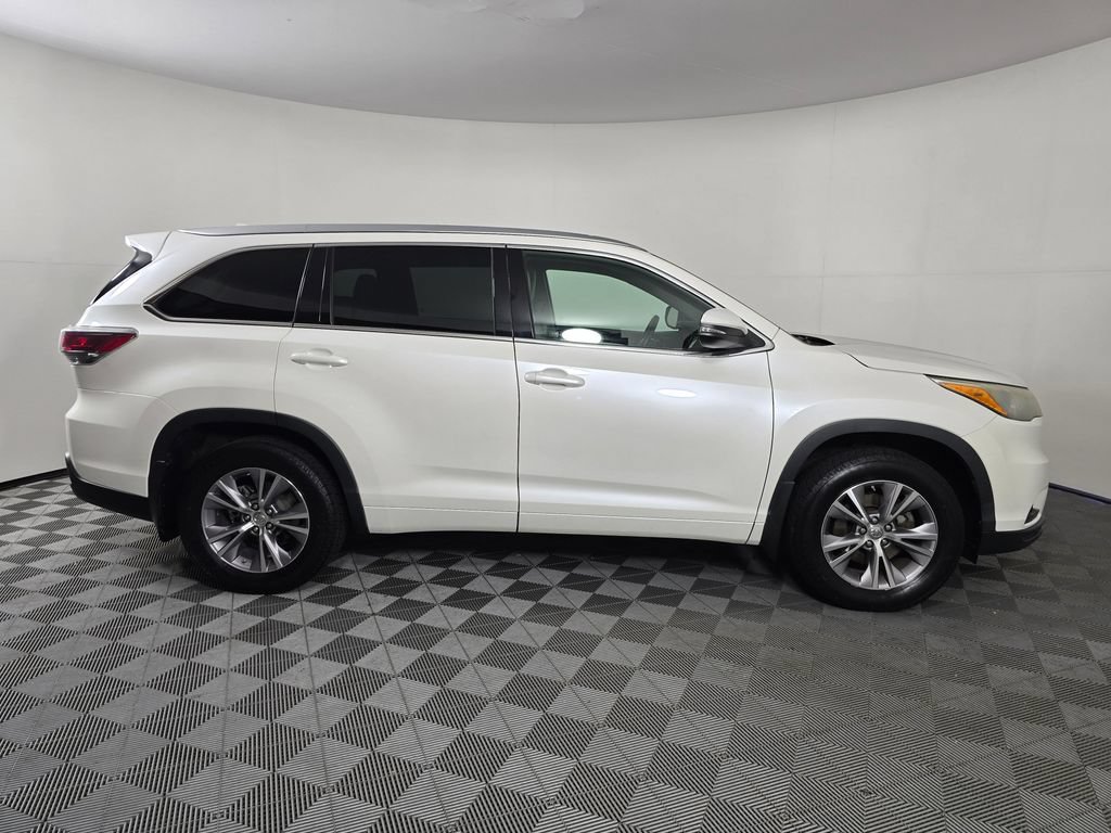 Used 2015 Toyota Highlander XLE AWD/4WD image 8