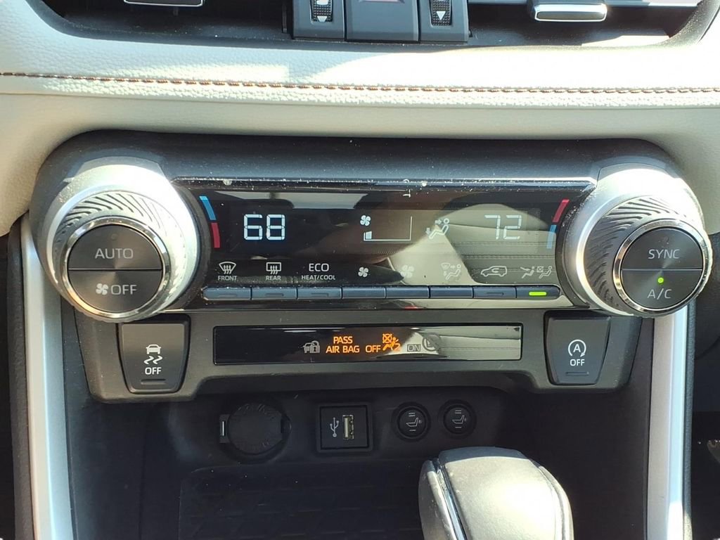 Used 2023 Toyota RAV4 XLE Premium image 21