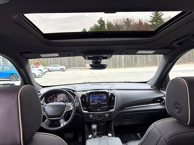 Used 2023 Chevrolet Traverse Premier w/ Redline Edition AWD/4WD image 25