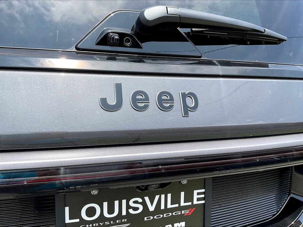 New 2026 Jeep Grand Wagoneer Summit AWD/4WD image 11