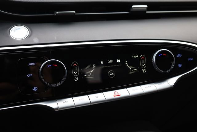 Used 2025 Genesis GV70 2.5T image 24