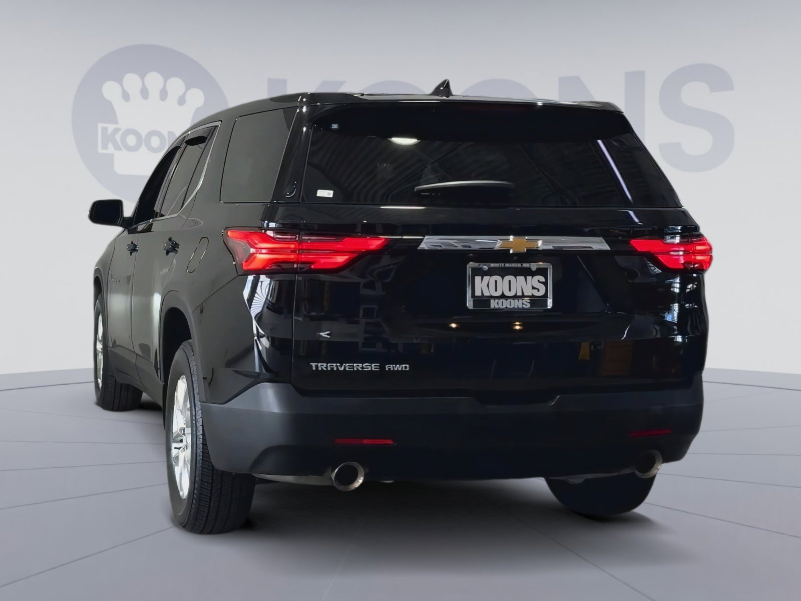 Used 2023 Chevrolet Traverse LS w/ Safety Package image 10