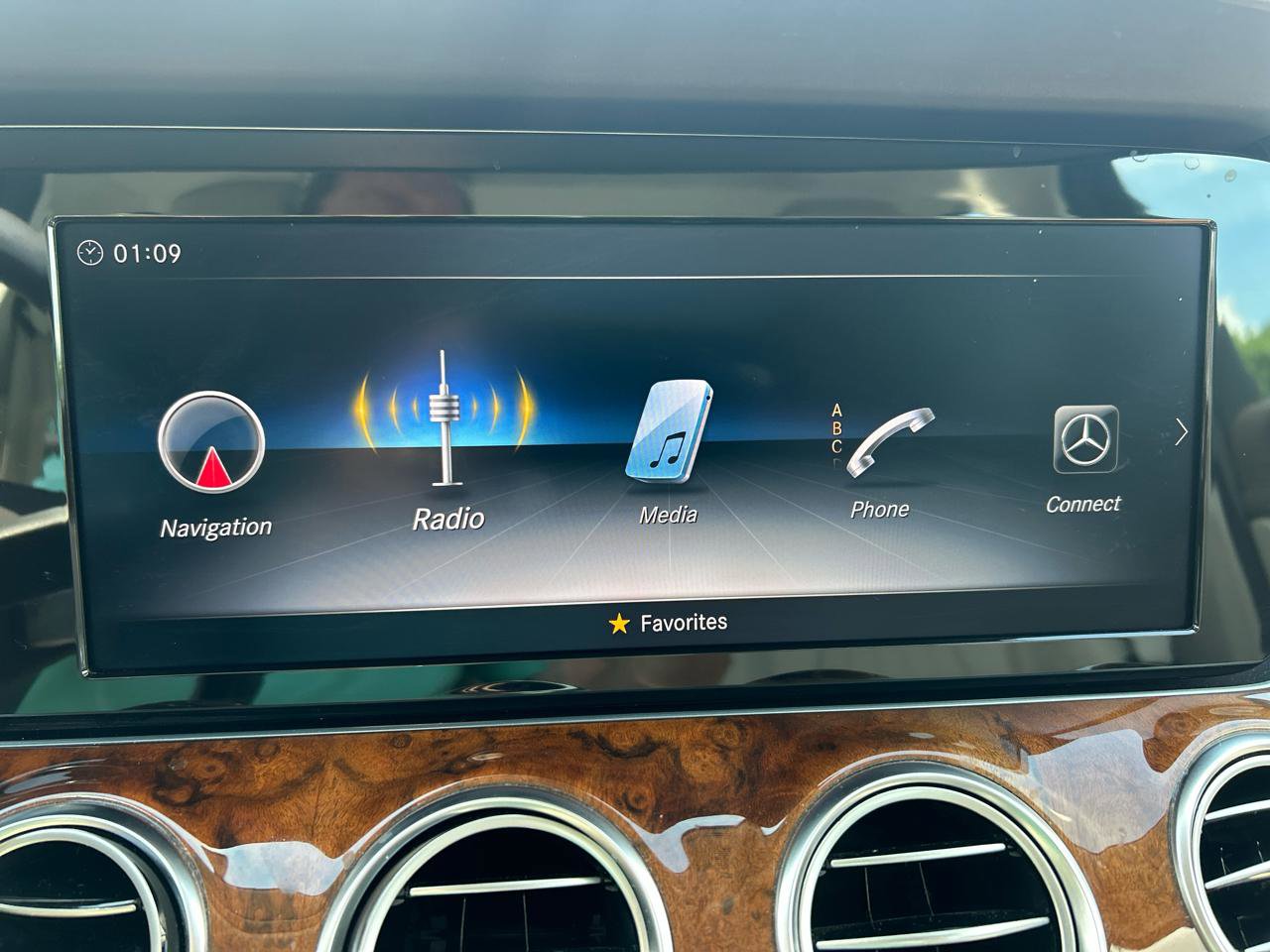 Used 2018 Mercedes-Benz E 300 image 21