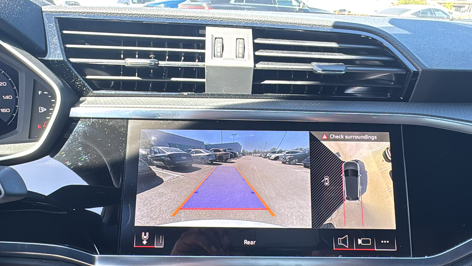 Used 2025 Audi Q3 2.0T Premium Plus w/ Premium Plus Package image 19